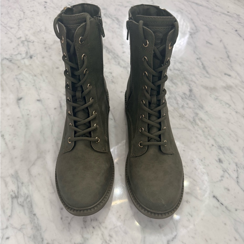 EXCELLENT GBG Los Angeles Olive Green Women's Lace Up Combat Boots Size 9.5 - Picture 4 of 9